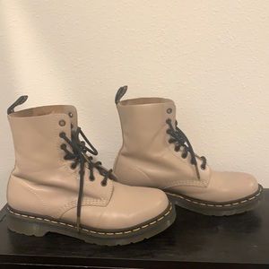 Dr Martens women leather boots